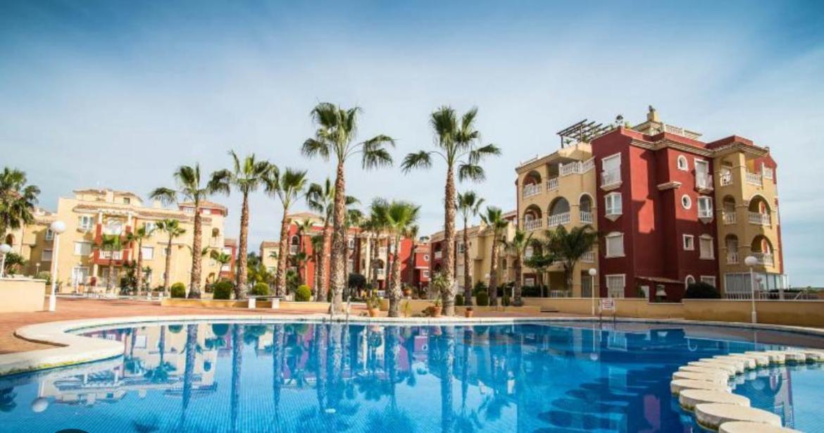 Apartment Ground Floor With 3 Pools